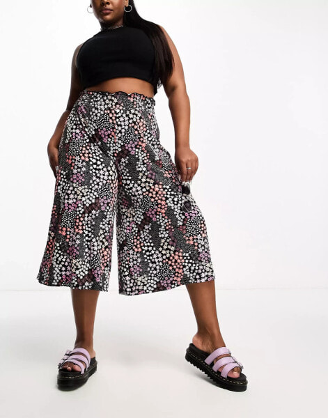 Yours shirred waist wide leg culottes in black floral