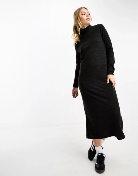 Vero Moda – Maxi-Strickkleid in Schwarz mit Rollkragen