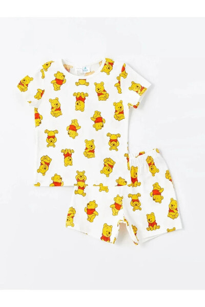 LCW baby Bisiklet Yaka Kısa Kollu Winnie the Pooh Baskılı Erkek Bebek Şortlu Pijama Takımı