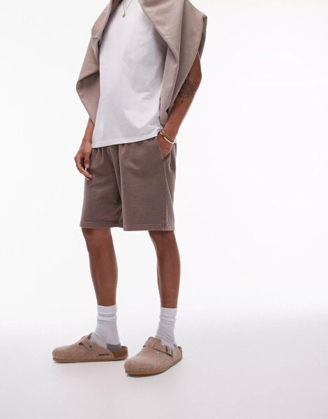 Topman relaxed fit jersey shorts in washed brown - BROWN