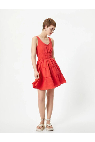 Платье Koton Mini Elbise Kalın Askılı Fırfır ve Gipe Detaylı Düğmeli Astarlı