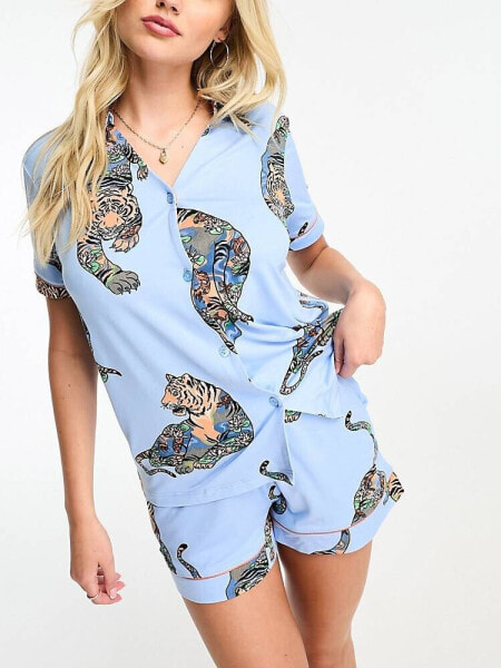 Chelsea Peers short sleeve and short poly pyjama set in blue lotus tiger print