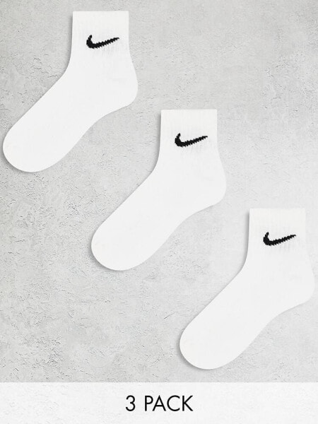 Nike Training everyday cushion ankle socks in white