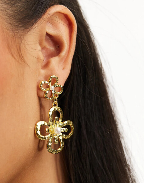 Petit Moments baroque flower drop earrings in gold