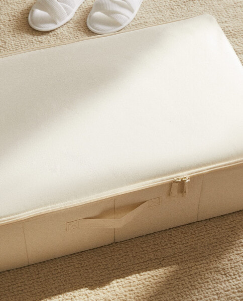Складской ящик с крышкой для хранения ZARAHOME - складской ящик с крышкой из смолы и молнией для хранения одежды и аксессуаров. Изготовлен из хлопка.