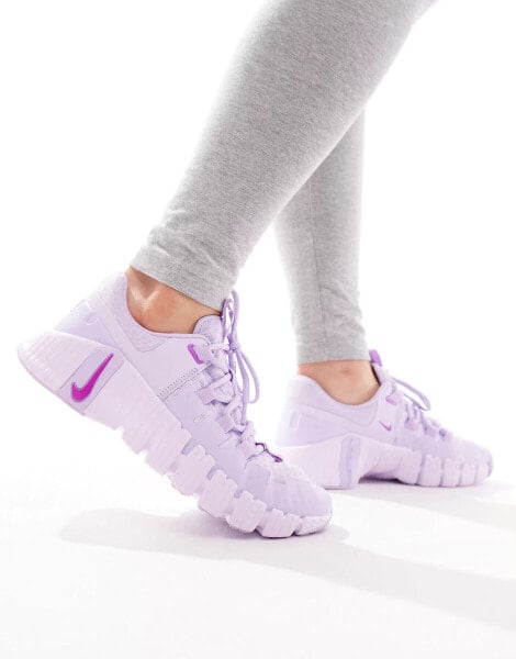 Nike Training Metcon 5 trainers in lilac