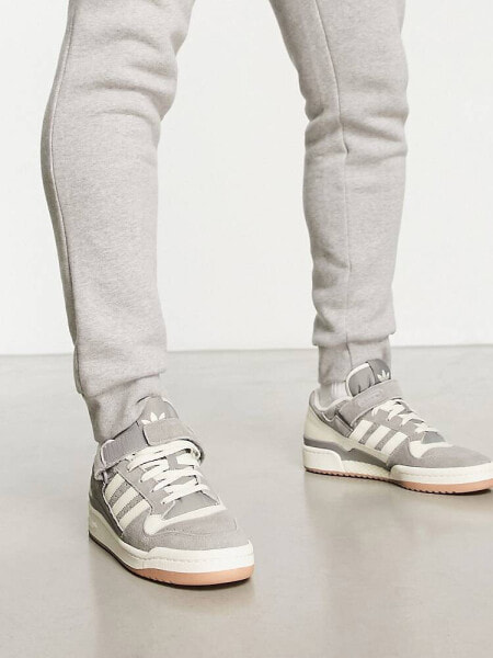 adidas Orignals Forum Low trainers in grey and off white
