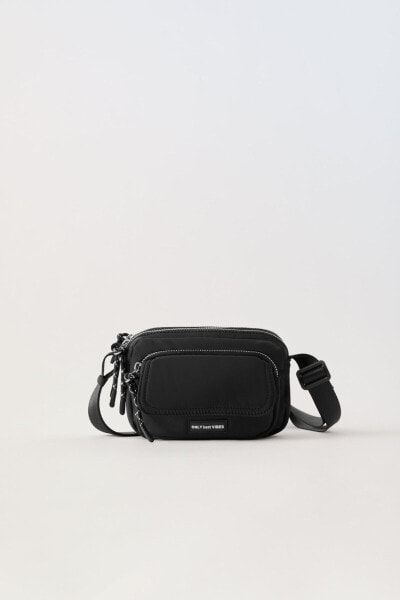 Messenger bag with zips