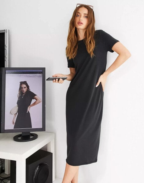 Vero Moda T-shirt dress in black