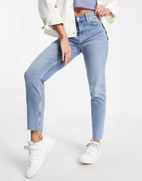 Pieces Luna raw hem straight leg jeans in light blue wash