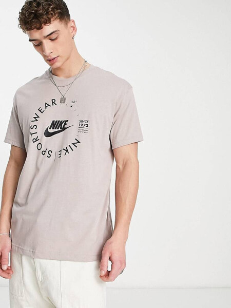 Nike Sport Utility t-shirt in brown