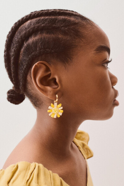 PACK OF TWO BEADED FLORAL EARRINGS