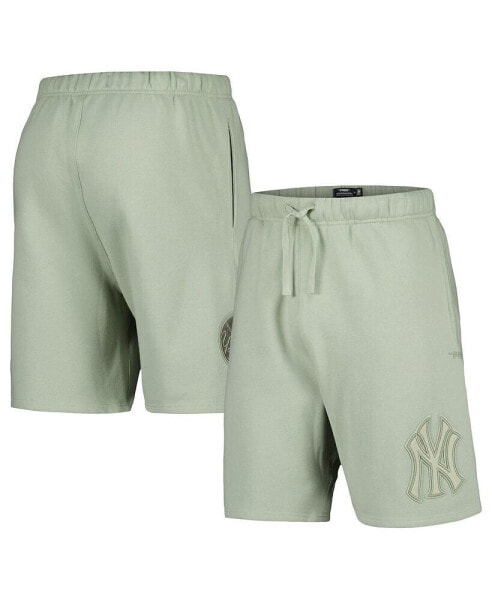 Men's Cream New York Yankees Neutral Fleece Shorts