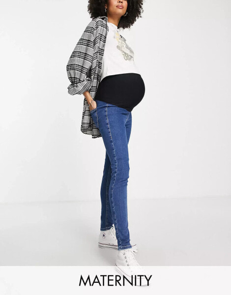 Topshop Maternity – Joni – Umstandsjeans in Mittelblau mit Überbauchbund