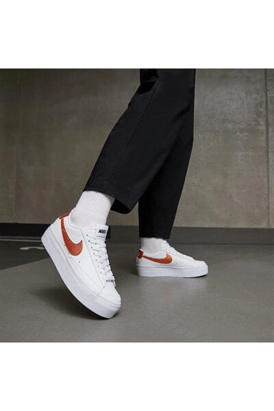 Dq7571-100 Blazer Low Plaform Ess Sneaker