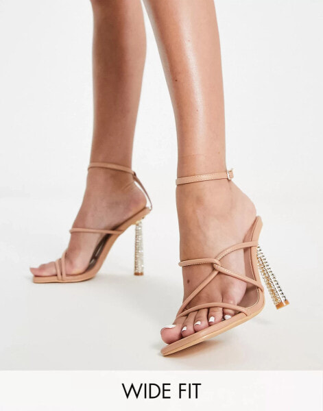 Glamorous Wide Fit – Riemchensandalen in Beige mit Absatz und Verzierung