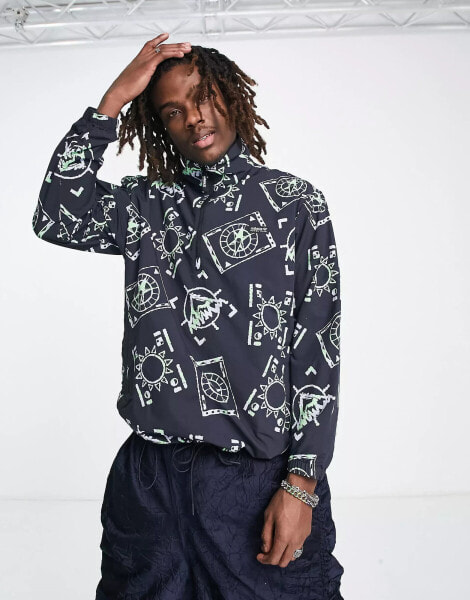 adidas Originals – Adventure – Jacke in Schwarz mit All-over.Prints und halblangem Reißverschluss