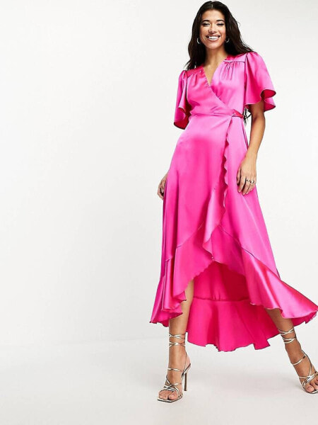 Женское вечернее платье Flounce London Satin-Maxikleid in Fuchsia-Pink mit Flatterärmeln und gewickelter Vorderseite