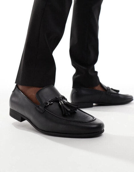 ASOS DESIGN loafers in black with tassel detail