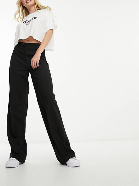 Stradivarius tailored straight leg trouser in black 