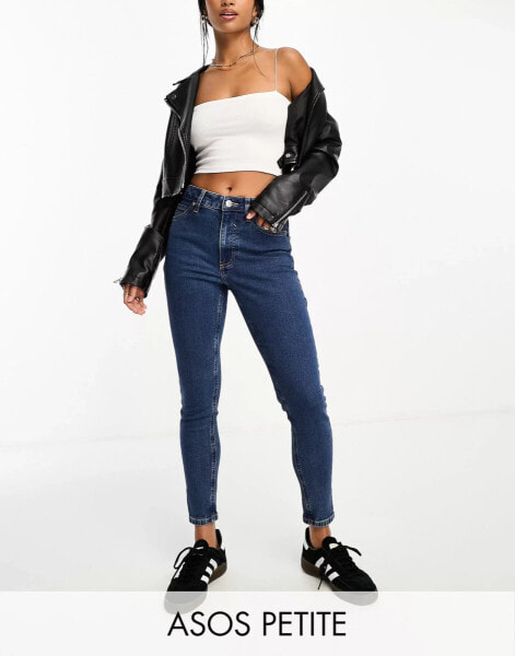 Женские джинсы ASOS DESIGN Petite Röhrenjeans in reinem Schwarz