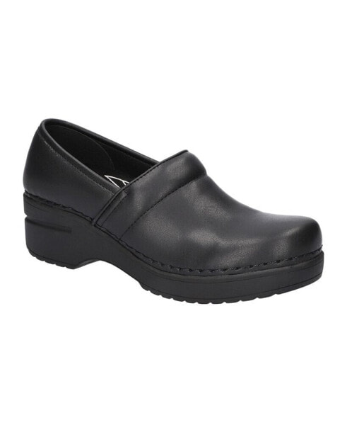 Easy Works by Women's Lead Slip Resistant Clogs