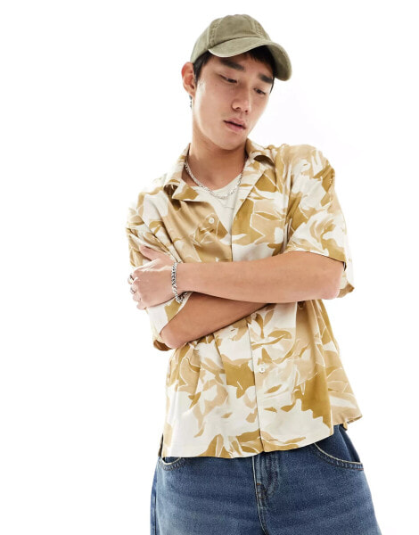 Viggo vitrail printed short sleeve shirt in beige multi