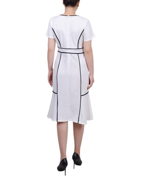 Платье NY Collection женское с коротким рукавом декорированное обтачкой