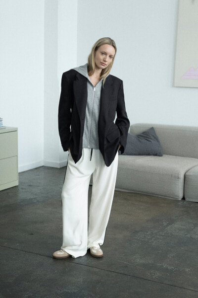 Straight fit trousers with contrast trims