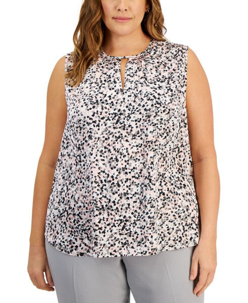 Plus Size Printed Keyhole Top