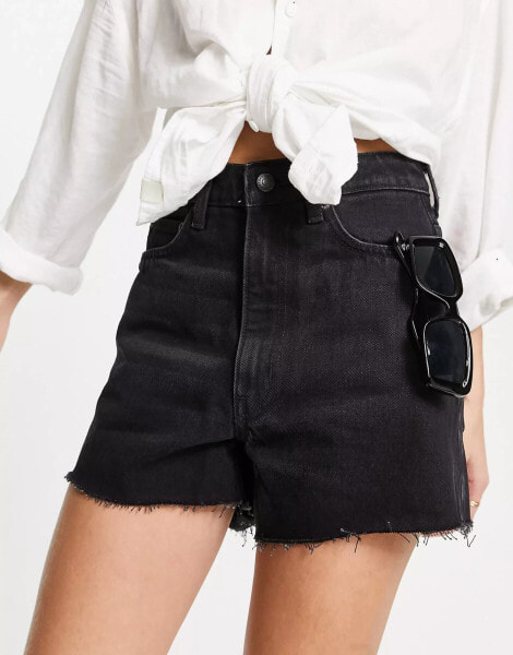 Weekday – Rowe – Mom-Shorts aus Denim im Schwarz mit hohem Bund