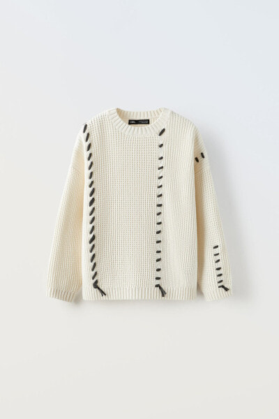 Sweater with contrasting detail