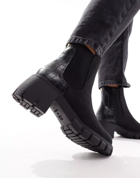 New Look chunky heeled chelsea boot in black