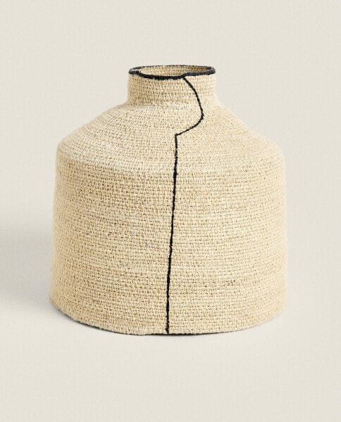 Wide seagrass vase with line