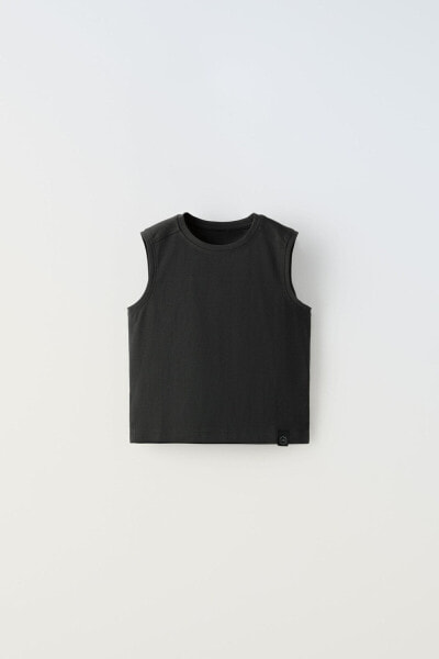 Sleeveless t-shirt