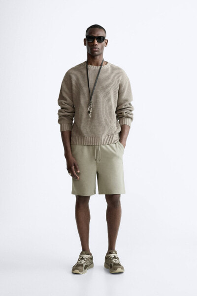 Soft textured bermuda shorts