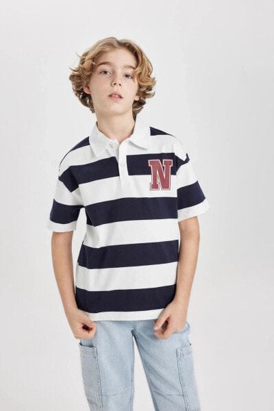 Erkek Çocuk Oversize Fit Çizgili Baskılı Kısa Kollu Polo Tişört B9514A824SM