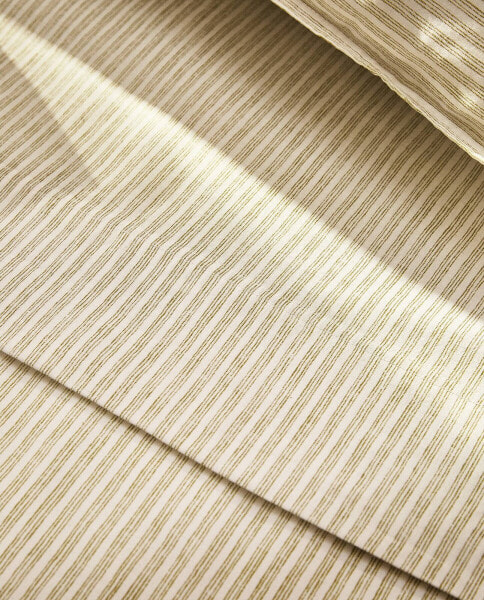 Striped flat sheet