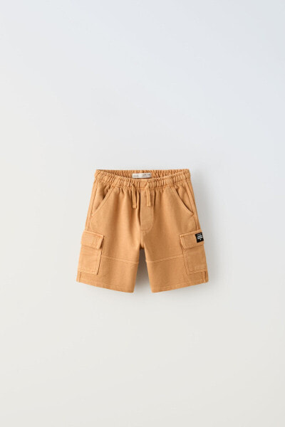 Cargo bermuda shorts with label