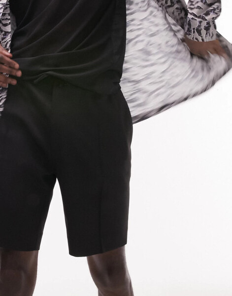 Topman – Schmale Shorts in Schwarz mit Biesen