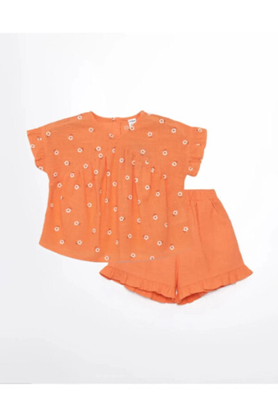 Костюм для малышей LC WAIKIKI Блуза и шорты LCW baby Bisiklet Yaka Короткий рукав Цветочный 2 штуки в комплекте