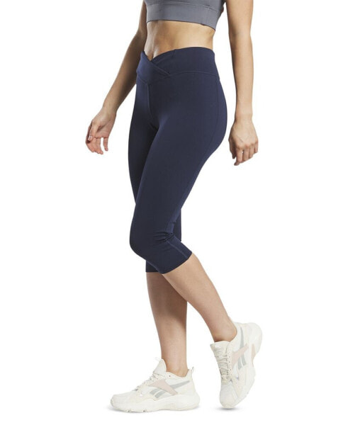 Шорты спортивные Reebok женские Workout Ready Basic Crossover Waist Capri