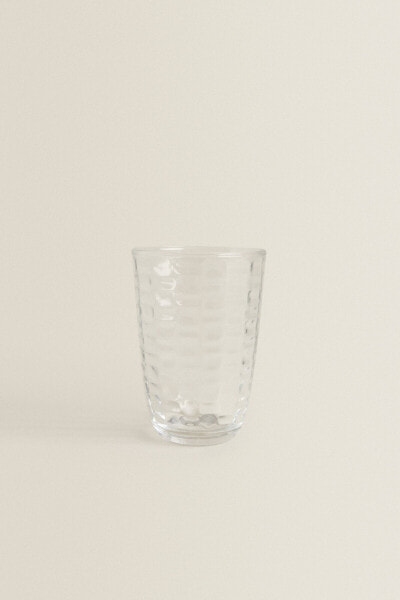 Raised square-effect tumbler