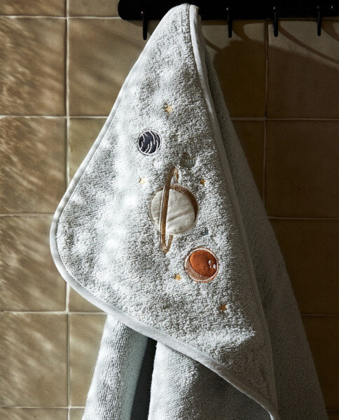 Children’s glow-in-the-dark planets hooded towel