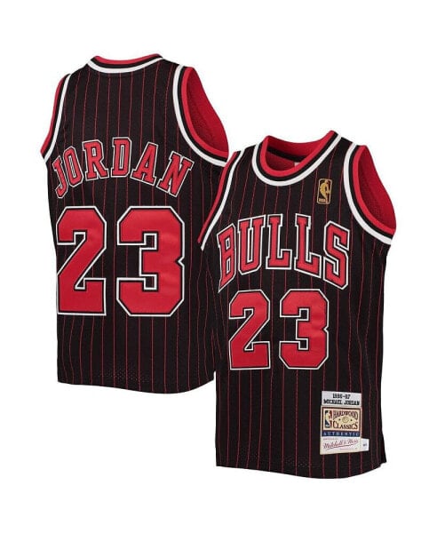 Футболка для малышей Mitchell & Ness Michael Jordan Черно-красные Chicago Bulls 1996-97 Hardwood Classics Authentic Jersey