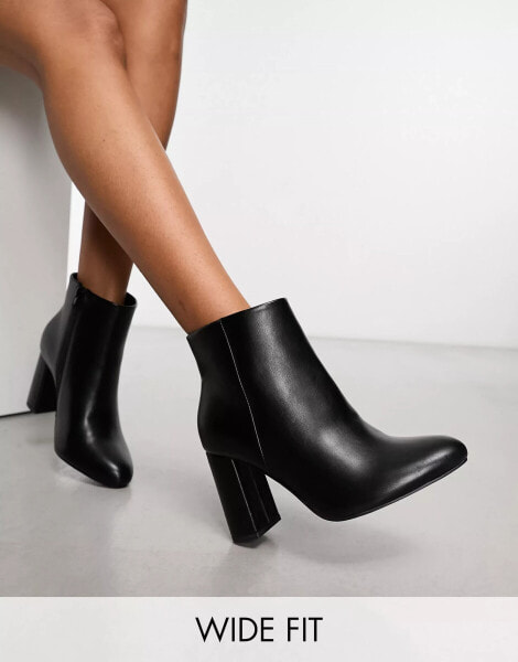 Yours Wide Fit heeled pointed ankle boots in black