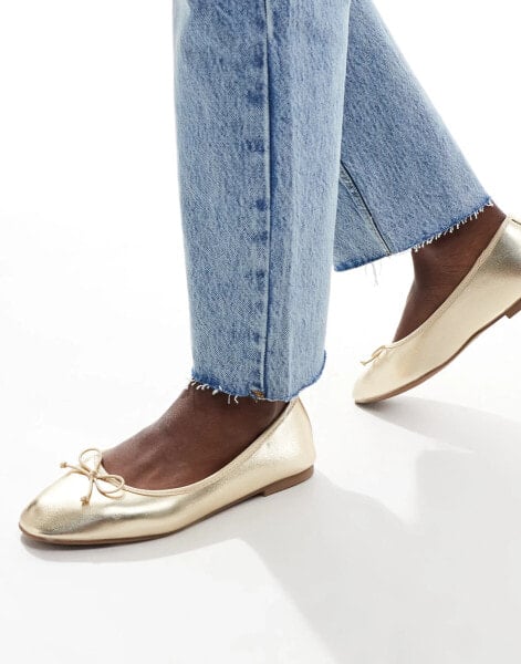 New Look ballet flat in gold