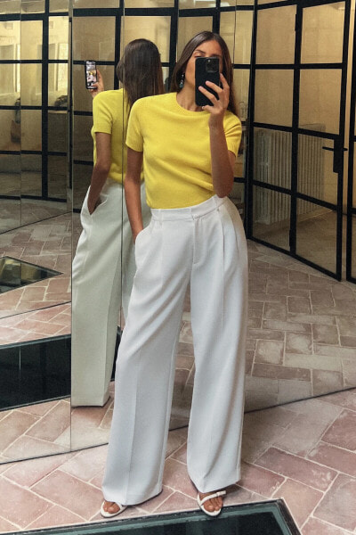 WIDE-LEG HIGH-WAIST TROUSERS