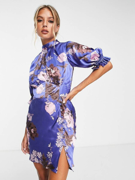 Женское мини-платье ASOS DESIGN Satin-Minikleid in Blau mit Blumenmustermix, Taillendetail und Rüschenärmeln