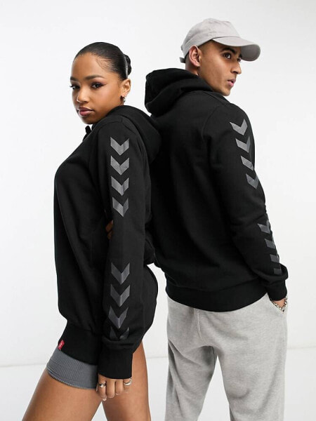 Hummel Unisex Legacy hoodie in black